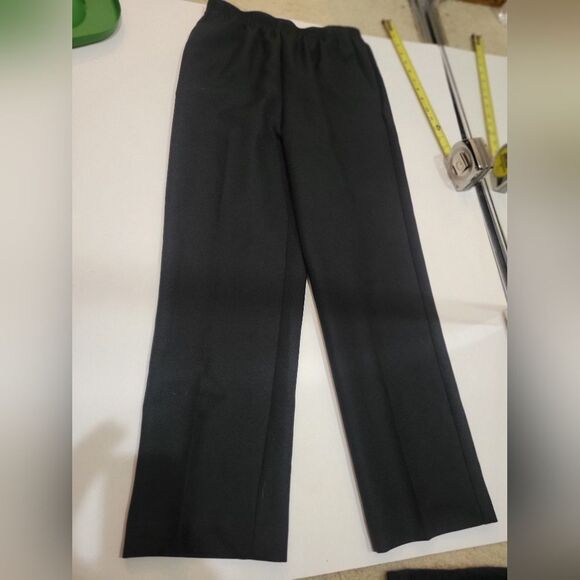 Alfred Dunner Women's Slacks bundle of 3 Size 8 - Picture 2 of 8